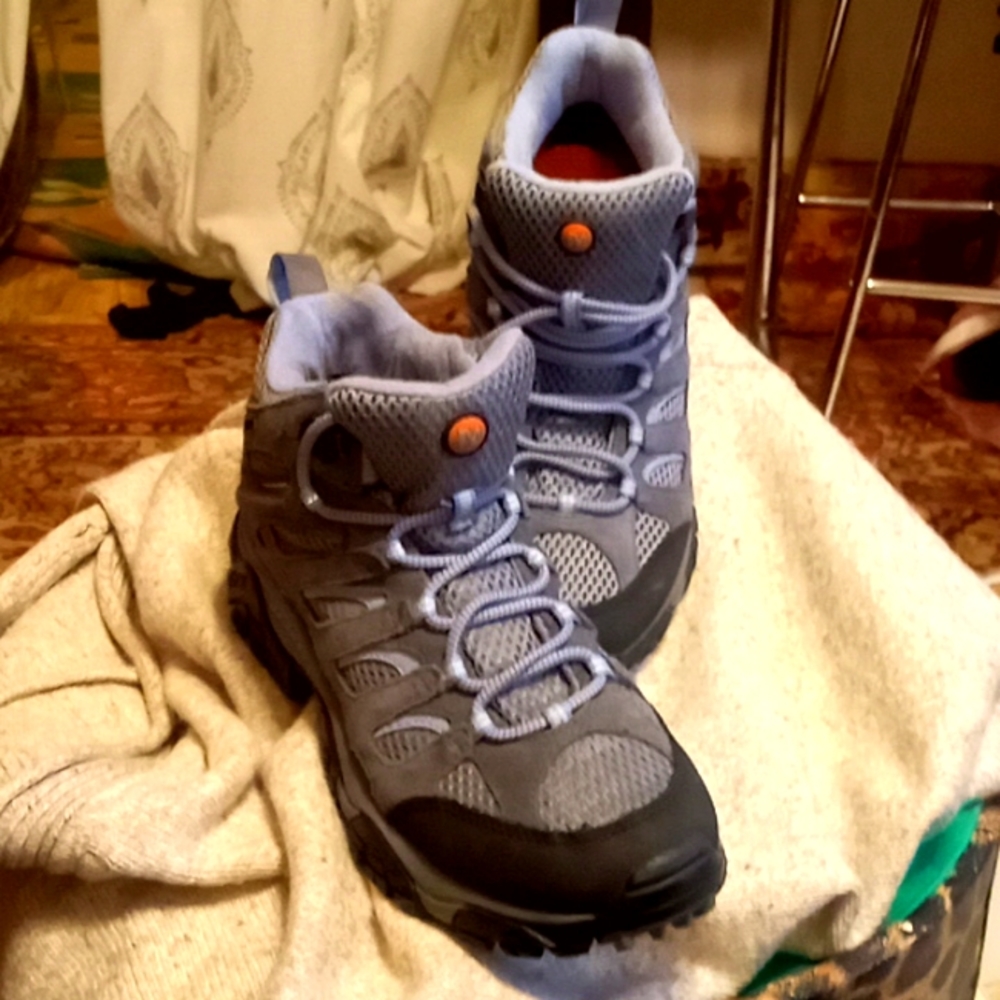 Brand new never worn Merrell Moab  waterproof hiking boot , grey, size 9